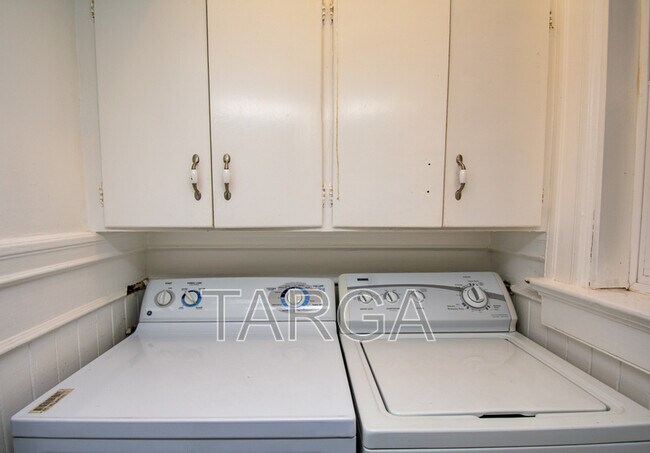 Building Photo - 1187 Sanchez Street