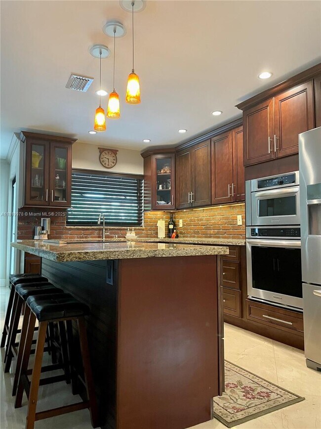 Building Photo - 4664 SW 149th Ct