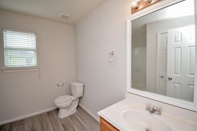 Building Photo - 2306 Ledgeway Ct