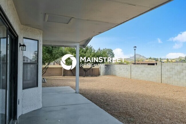 Building Photo - 3 Bedroom Pet-Friendly Home in Tucson, AZ with Main Street Renewal