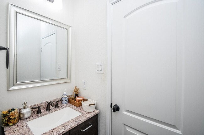 Building Photo - 28426 Rolling Ridge Dr