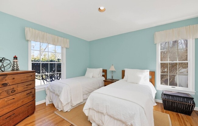 Building Photo - 150 Talmage Farm Ln