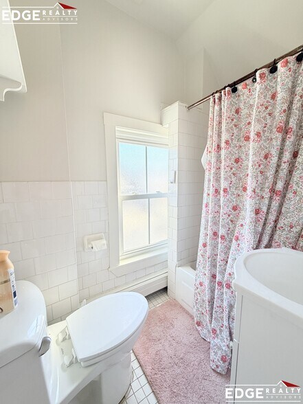 Building Photo - 30 Winship St