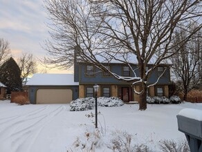 Building Photo - 4 Bedroom Beavercreek Home - AVAILABLE NOW!