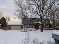 Building Photo - 4 Bedroom Beavercreek Home - AVAILABLE NOW!
