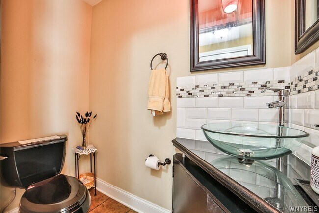 Building Photo - 32 Bernhardt Dr