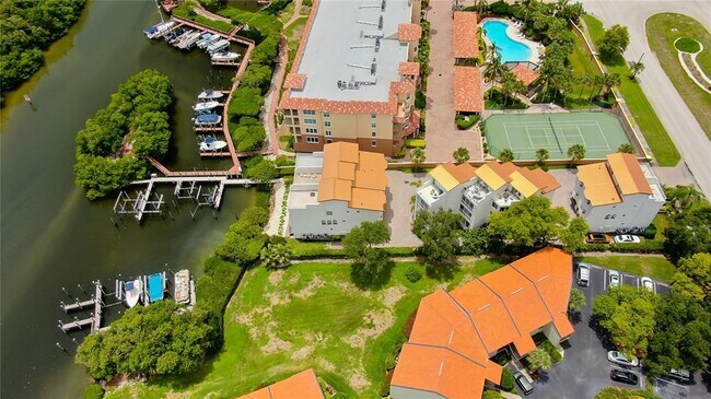 Building Photo - 1575 Pinellas Bayway S