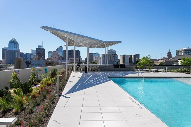 Building Photo - 800 Embassy Dr