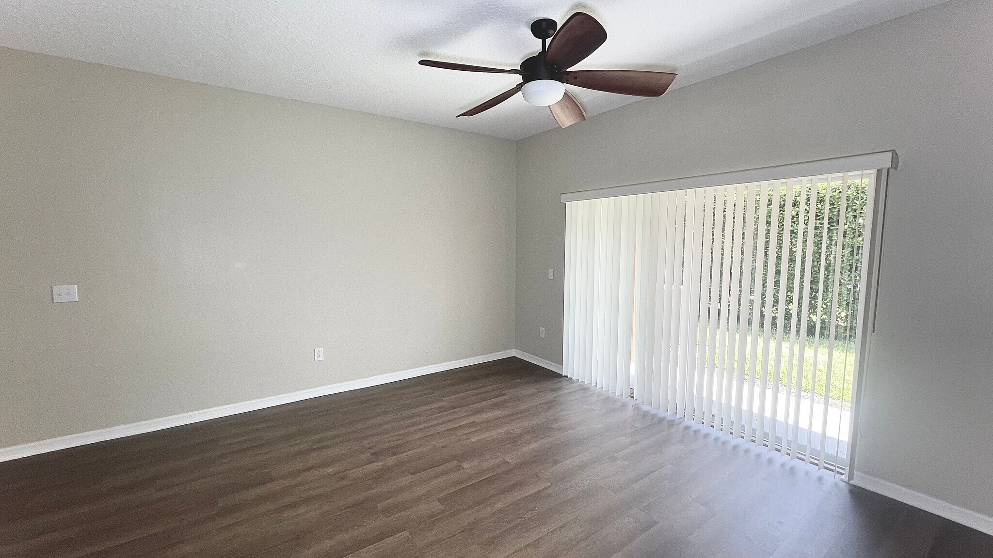 Building Photo - 4167 Shade Tree Ln