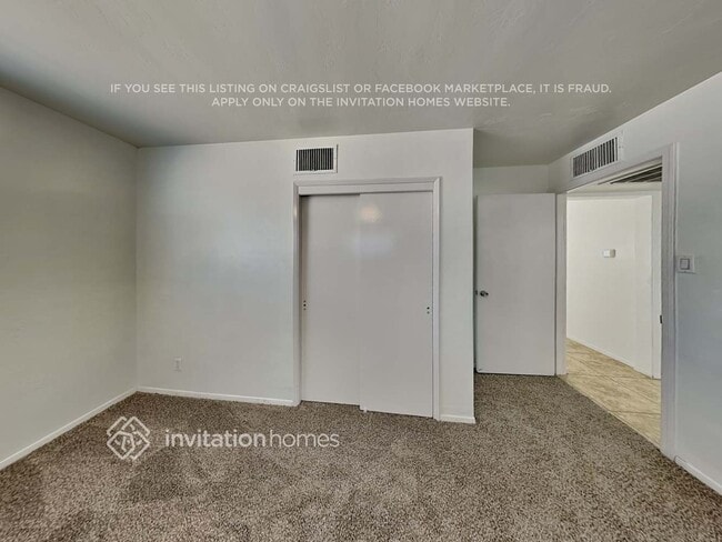 Building Photo - 1831 N 35th Pl