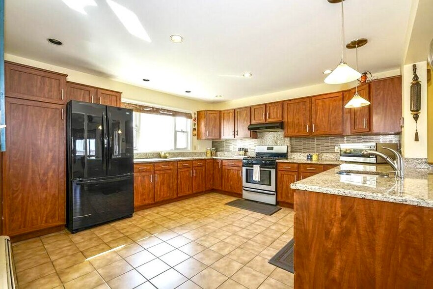 Building Photo - 86 Palfrey Rd