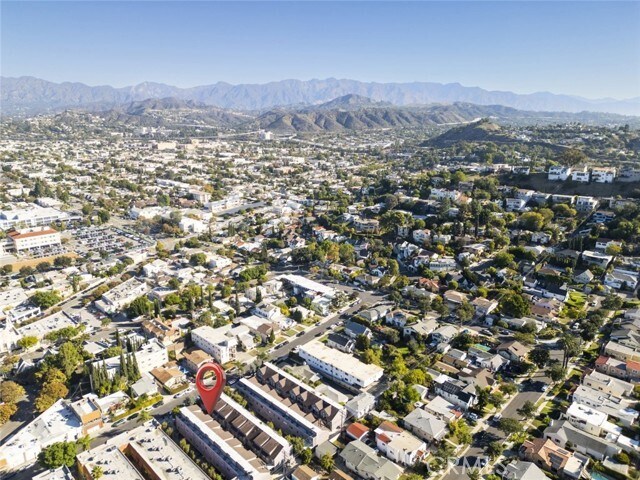 Building Photo - 1116 E Palmer Ave