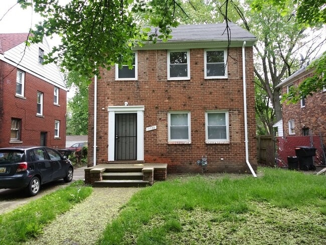 Primary Photo - 3 Bed/1 Bath - Single Family Brick Home - Available now!