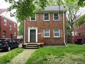 Building Photo - 3 Bed/1 Bath - Single Family Brick Home - Available now!