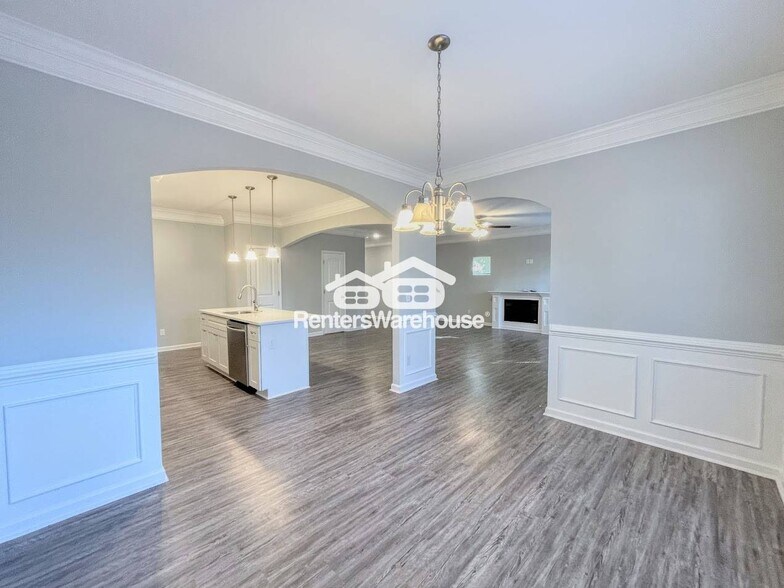 Building Photo - 609 W 29th St