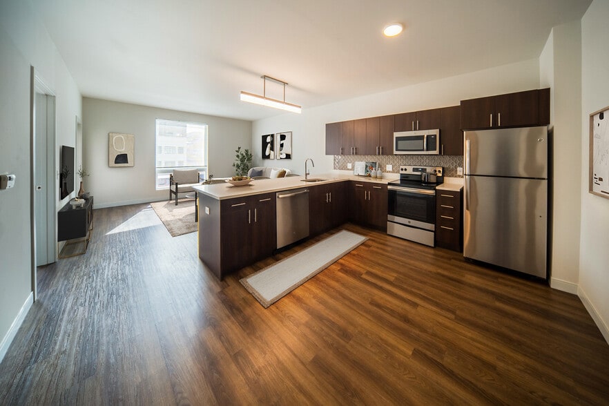 Building Photo - The Residences at Mid-town Park