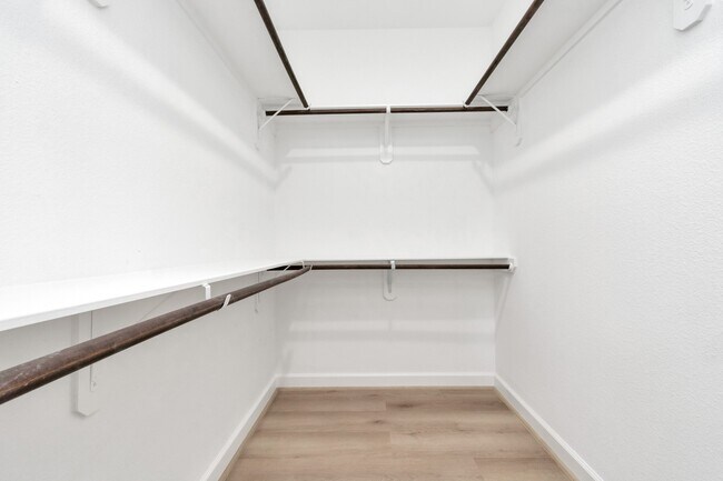 Building Photo - 2349 Hoskins Dr