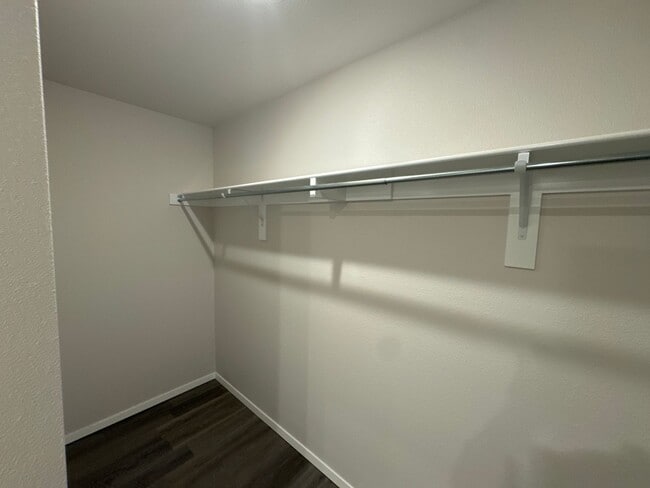 Building Photo - Preleasing Now — Beautiful 3 Bed / 2 Bath Home in Barberry Court!
