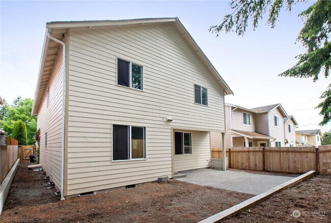 Building Photo - Listed For Rent