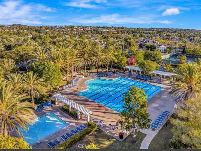 Building Photo - 16 Shelburne St