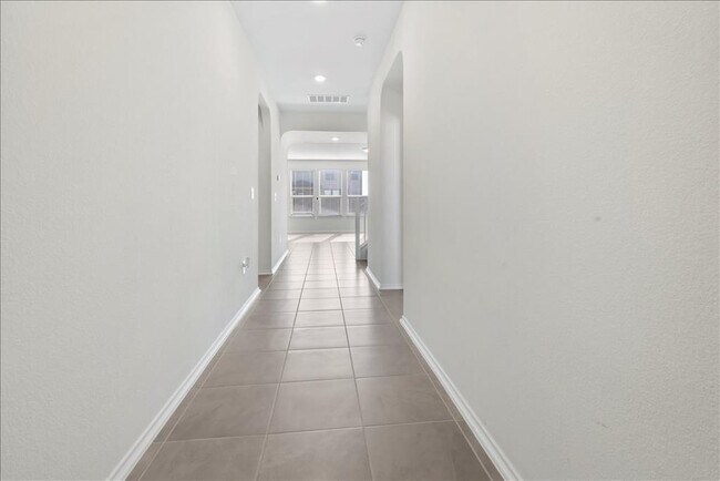 Building Photo - 18501 Spotted Eagle Ln