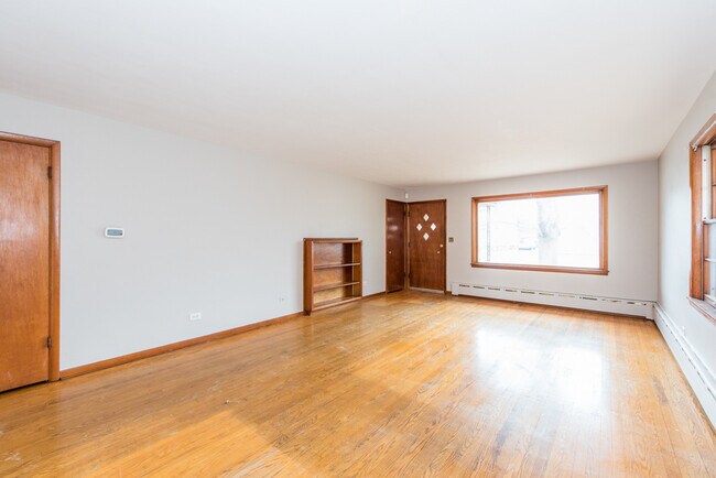 Building Photo - 1023 Hickory St
