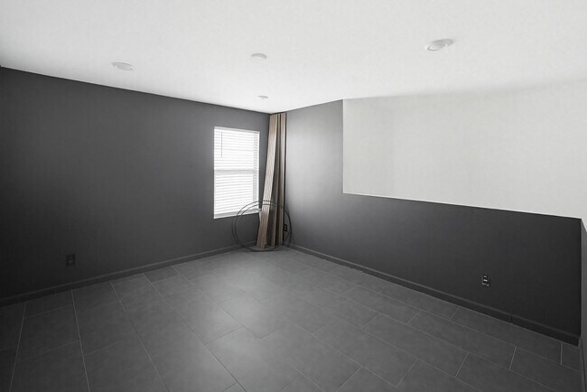 Building Photo - 6815 W Encinas Ln