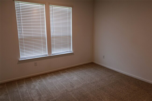 Building Photo - 14984 Rustic Moon Rd
