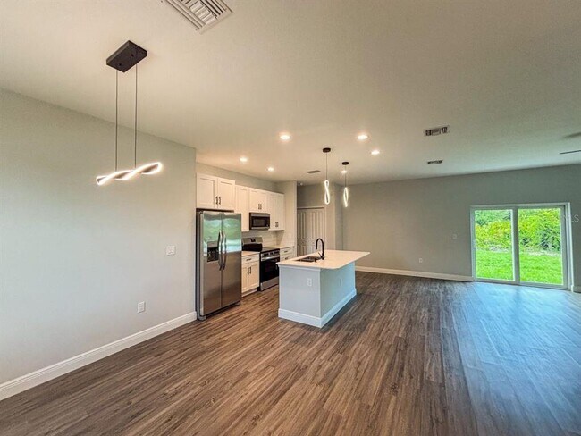 Building Photo - 6173 Magee St