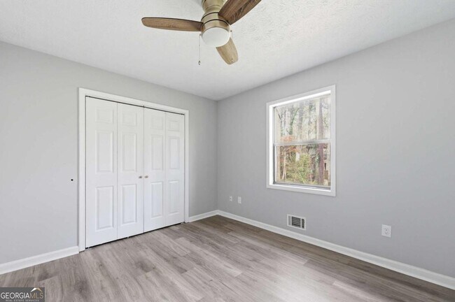 Building Photo - 4380 Cary Dr SW