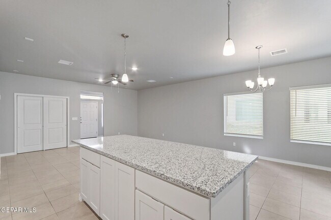 Building Photo - 4557 Mark Avizo