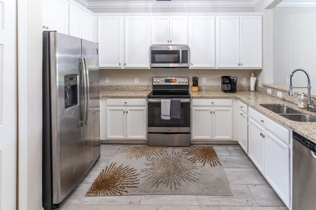 Building Photo - Available Pet Friendly Annual in Artesia!