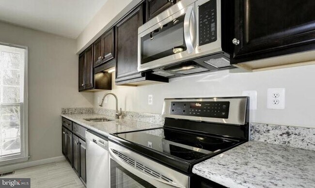 Building Photo - 613 Concerto Ln
