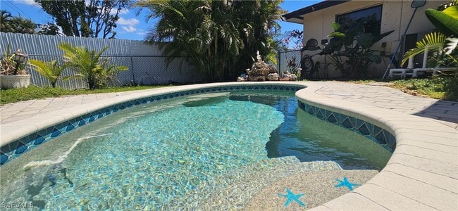 Building Photo - 237 SW 48th Terrace