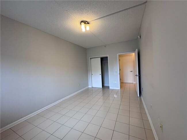 Building Photo - 260 Beach 81st St