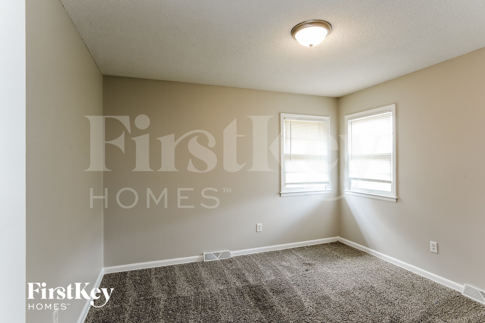 Building Photo - 815 Rowell St