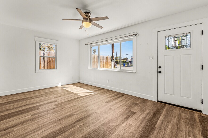 Building Photo - 1070 10th St