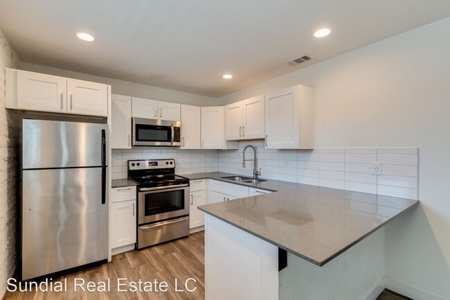 Building Photo - 3120-3130 N 39th St