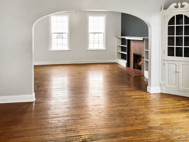 Building Photo - 1021 S 8th