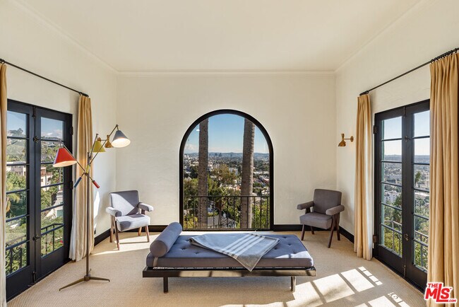 Building Photo - 8440 Harold Way