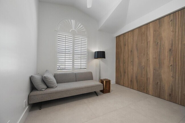 Building Photo - 13090 Touchstone Pl
