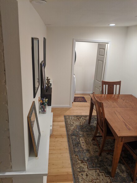 Building Photo - 1 Ten Broeck St