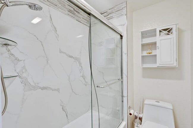 Building Photo - 505 Cypress Point Dr