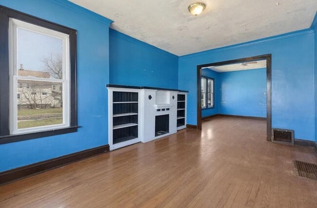 Building Photo - 1301 W 71st Pl