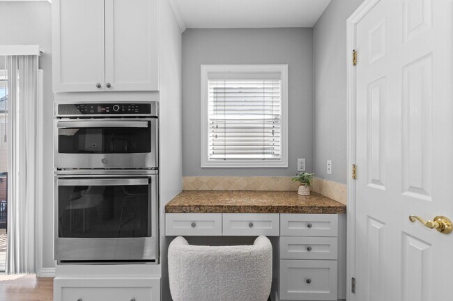 Building Photo - $3,350.00 - 2 Bedroom, 2.5 Bathroom Condo ...