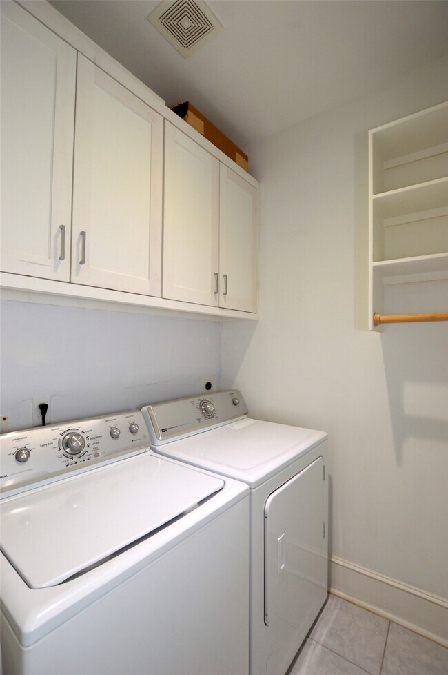 Building Photo - 1538 W 23rd St