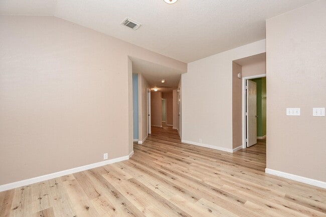 Building Photo - 4818 King Hallow Ln
