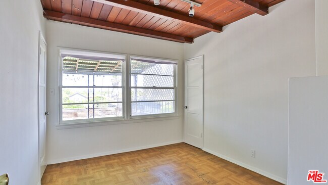 Building Photo - 220 4th Ave