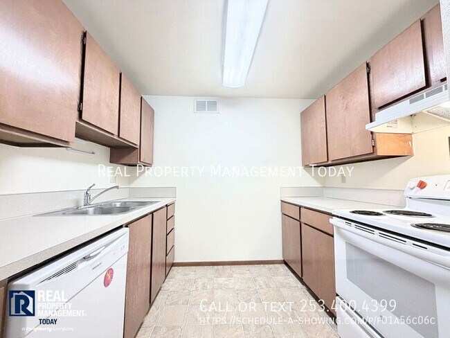 Building Photo - 6115 Glen Mary Ln SE