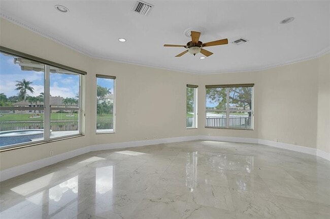 Building Photo - 11012 NW 70th Ct